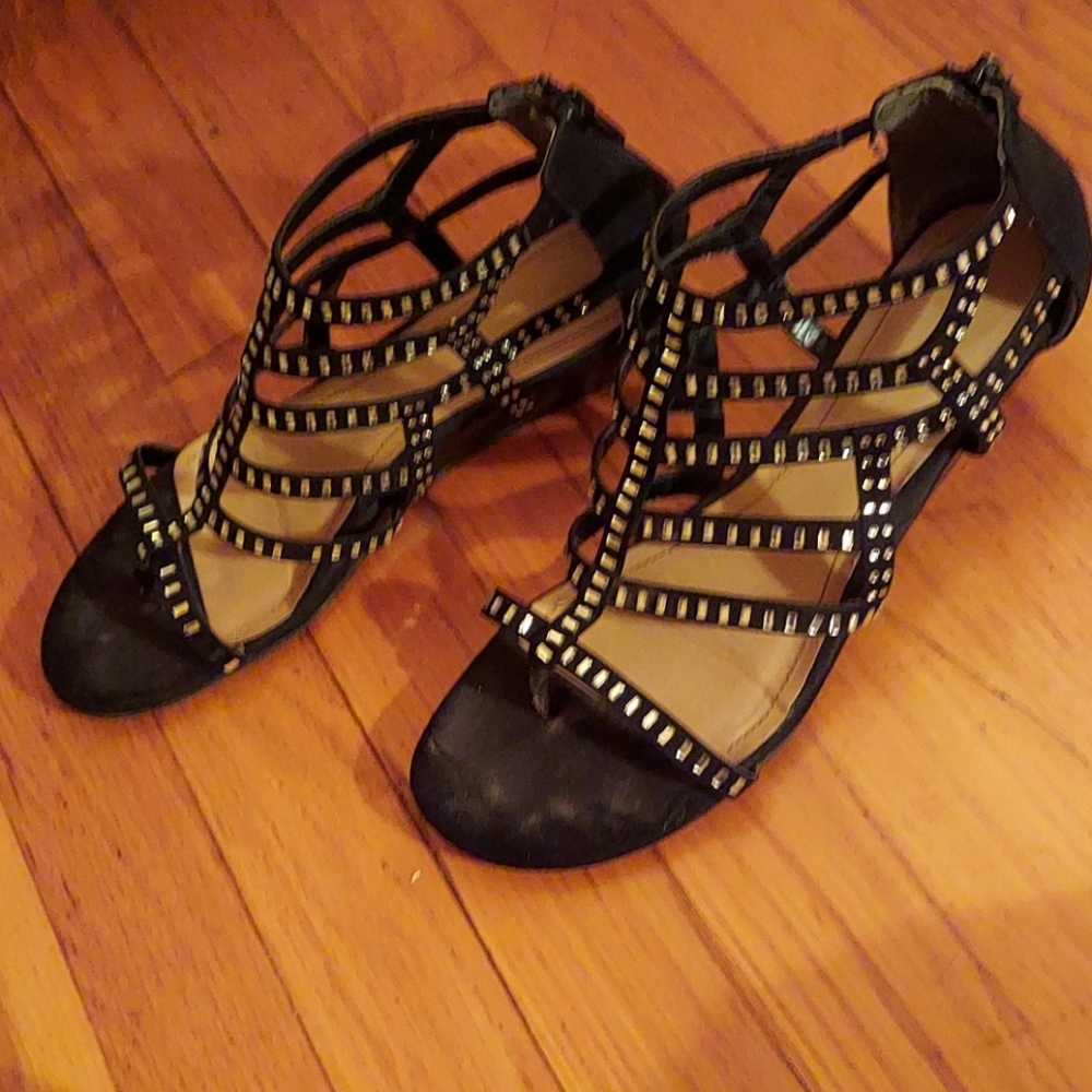 Heels - Picture 2 of 3